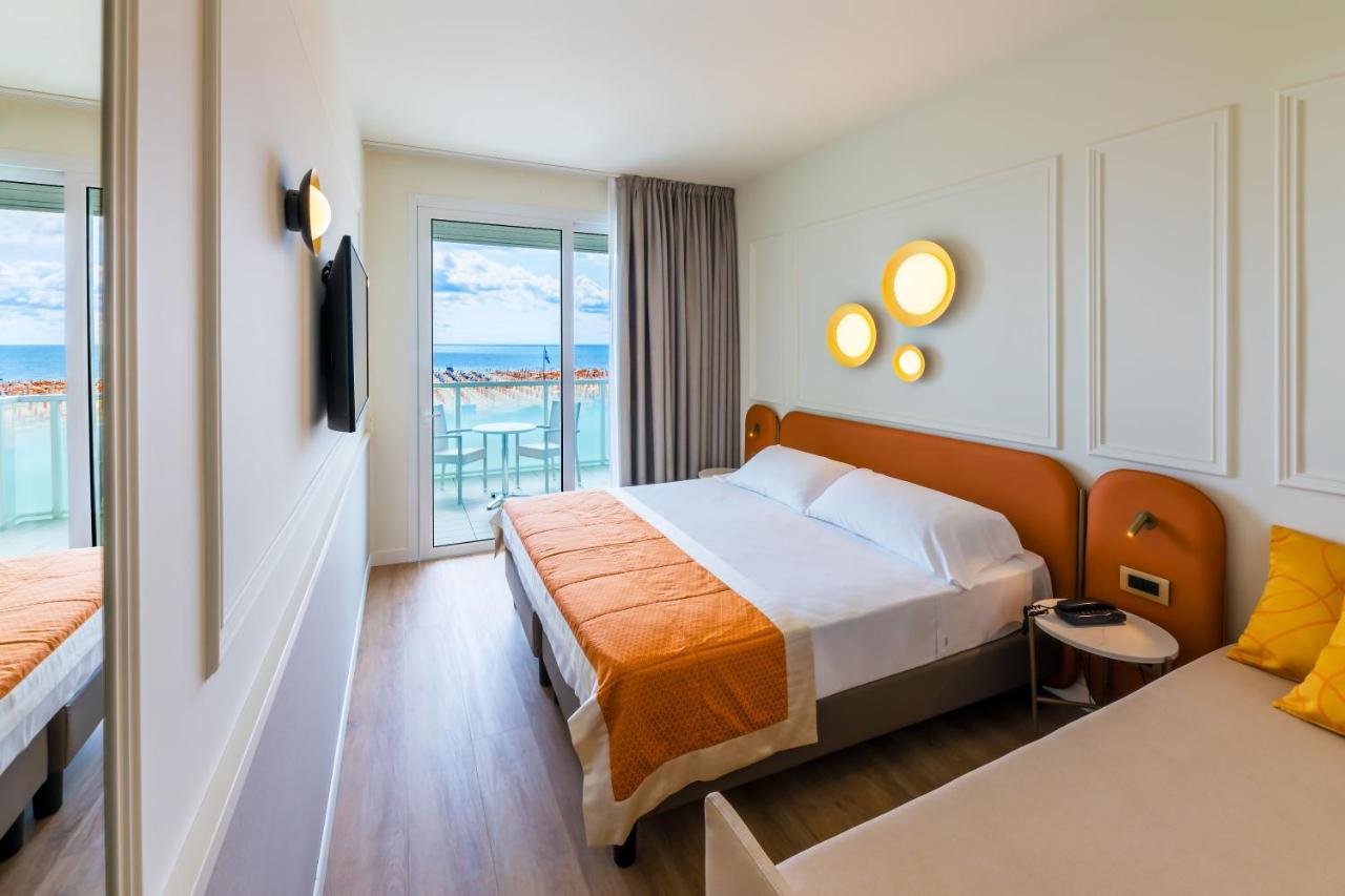 Hotel Montecarlo Бибионе Экстерьер фото