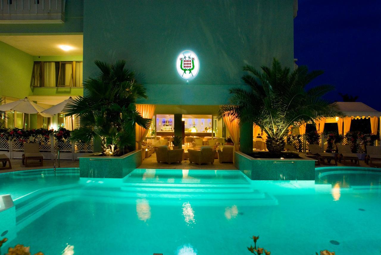 Hotel Montecarlo Бибионе Экстерьер фото