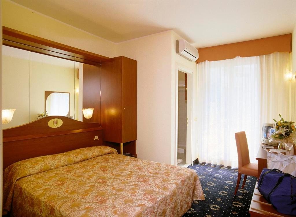 Hotel Montecarlo Бибионе Номер фото